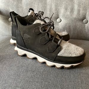 Sorel size 7 womens snow boots